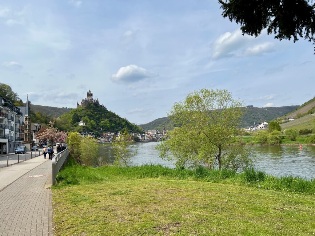 Senheim Biking on the Mosel Cycle Path from Cochem to Senheim in the Mosel ...